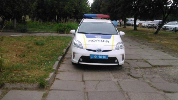 Не по-європейськи: нова поліція у Львові паркується на тротуарах (ФОТО)
