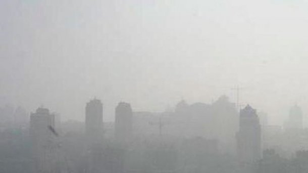 Киев накрыл едкий дым из-за пожара на торфяниках (ФОТО)