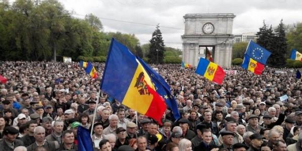 Майдан в Молдові:100 тис. осіб вийшло на протест проти влади (ВІДЕО)