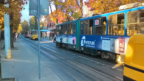 Почти час простаивал львовский транспорт из-за поломки трамваев