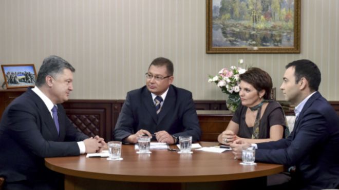 Порошенко заявив, що є величезна небезпека проведення фейкових виборів