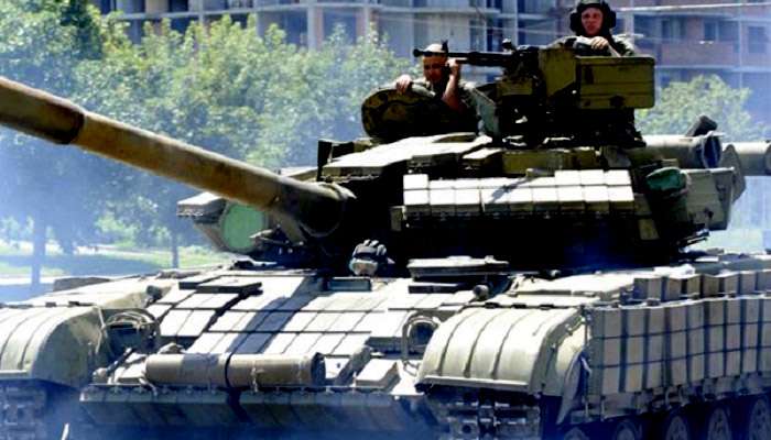 В центр Донецка боевики нагнали танков (ВИДЕО)