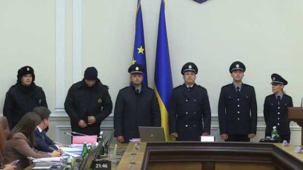 Нова форма для українських копів та шерифів: Аваков на Кабміні роздягав поліцейських (Фото)