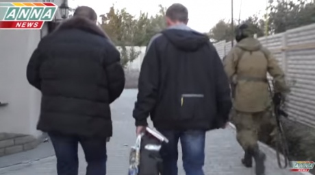 Боевики обнародовали видео задержания своего “министра”: били до крови (фото, видео)