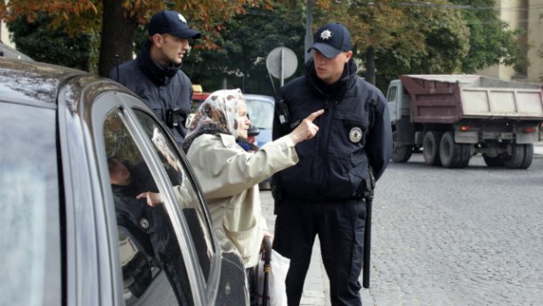 Погоня по-львовски: как полицейские гонялись за поросенком (фото)
