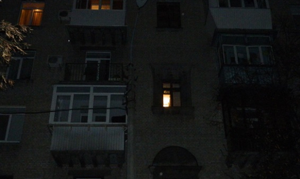 У Києві 21-річний хлопець випав з балкону п’ятого поверху і розбився на смерть