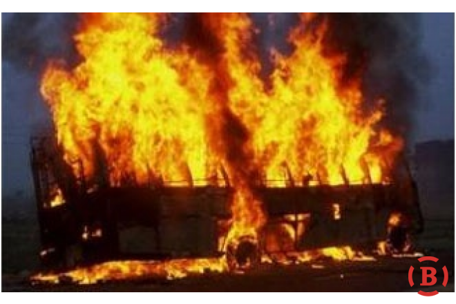 В Полтаве женщина сожгла пассажирский автобус, бросив в салон горючую смесь