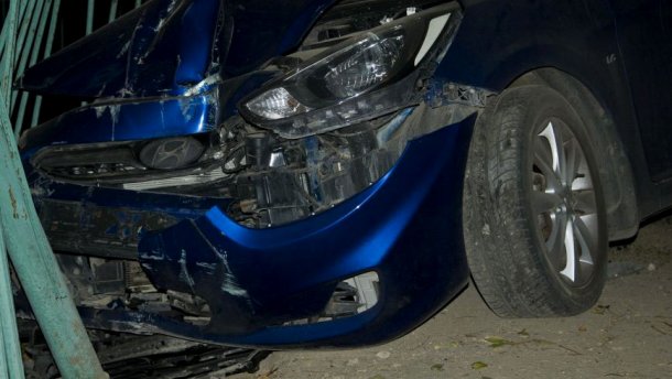 Водитель разбил авто, спасая пешехода в Запорожье (Фото)