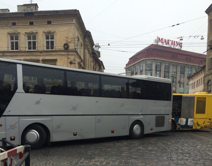 У Львові зіткнулись два автобуси