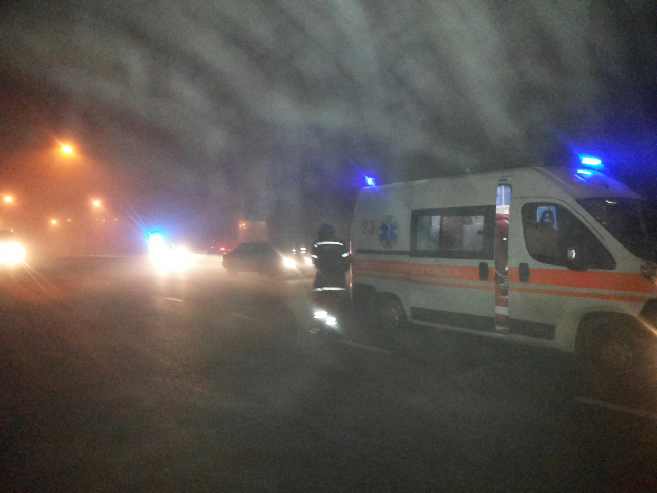 Во Львове ночью автомобиль сбил пешехода (фото)