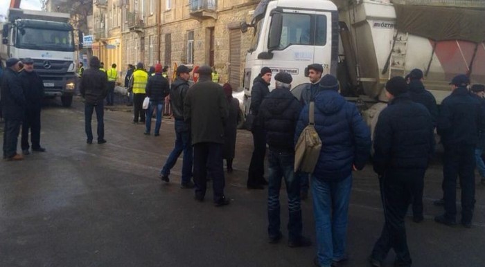 Львів’яни заблокували рух у центрі Львова через самодіяльність Садового (ФОТО)