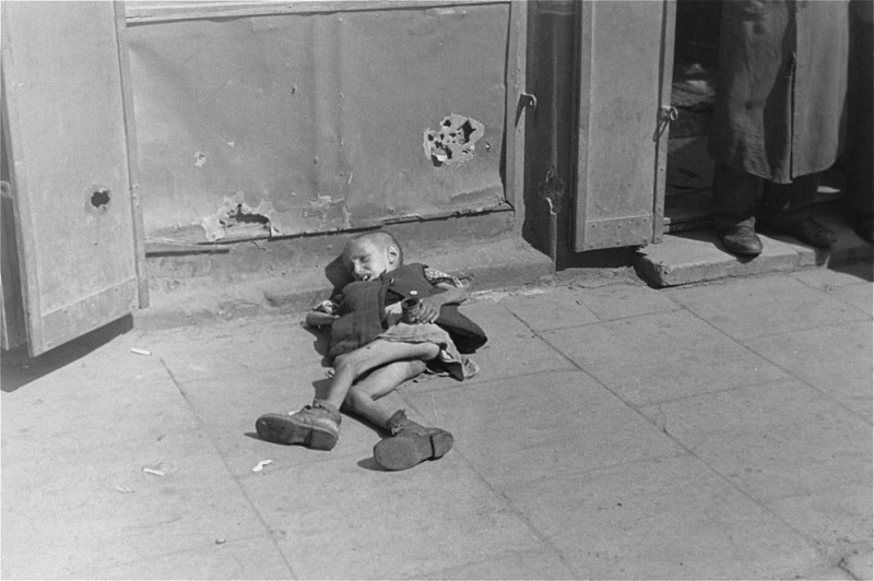 Запретные кадры: Варшавское гетто летом 1941 года.