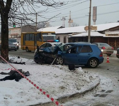 У Львові машина наїхала на пішохода: жінка загинула на місці (ФОТО)