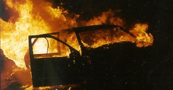 У Тернопільській області поліцейському спалили машину