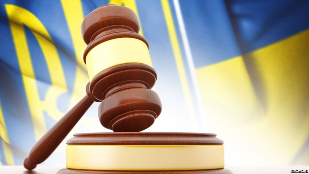 Порошенко уволил судью за решение в отношении активистов Майдана