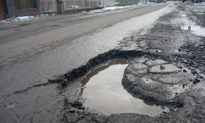 У скільки Кабмін “оцінив” ремонт українських доріг цьогоріч