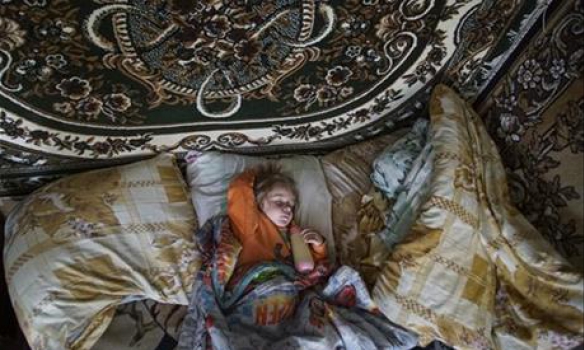 Украинские дети едят испорченную Чернобылем еду