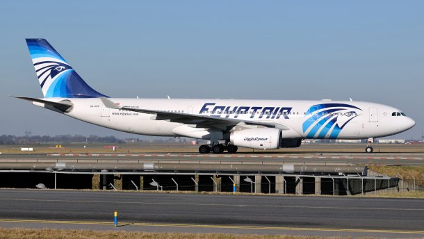 Катастрофа літака EgyptAir: з’явились фото та відео уламків