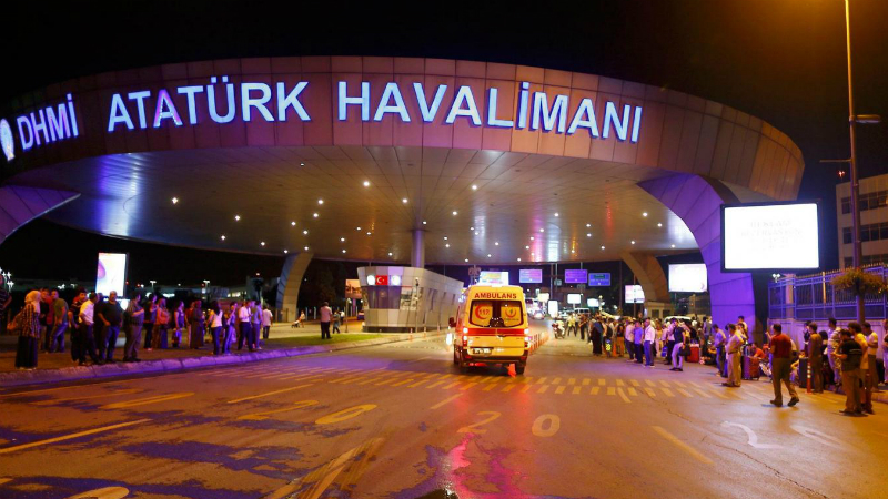Вибухи у Стамбулі: щонайменше 10 загиблих і десятки поранених (ФОТО)