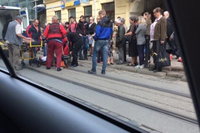 ДТП у центрі Львова: під колеса автівки потрапив мотоцикліст (ФОТО)