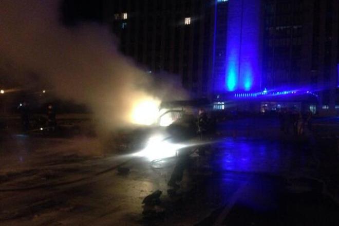 Два бійця “Торнадо” вибухнули в автомобілі Mercedes прямо на трасі у Львівській області (ФОТО)