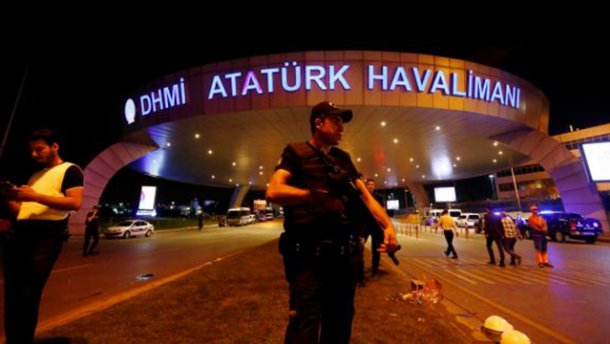 Теракт у Стамбулі: висунуто звинувачення організаторам трагедії в аеропорту