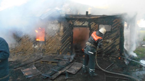 Під час пожежі поблизу Києва загинули матір із 9-літнім сином