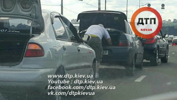 Масштабна ДТП у Києві: зіткнулися одразу дев’ять авто