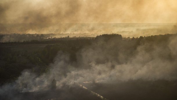 У Чорнобилі спалахнула пожежа: до гасіння залучили авіацію