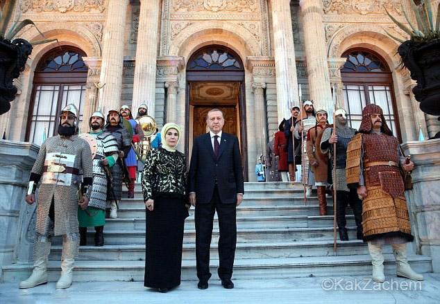 Сучасна “Гюрем Султан” чи як живе дружина Ердогана (фото)