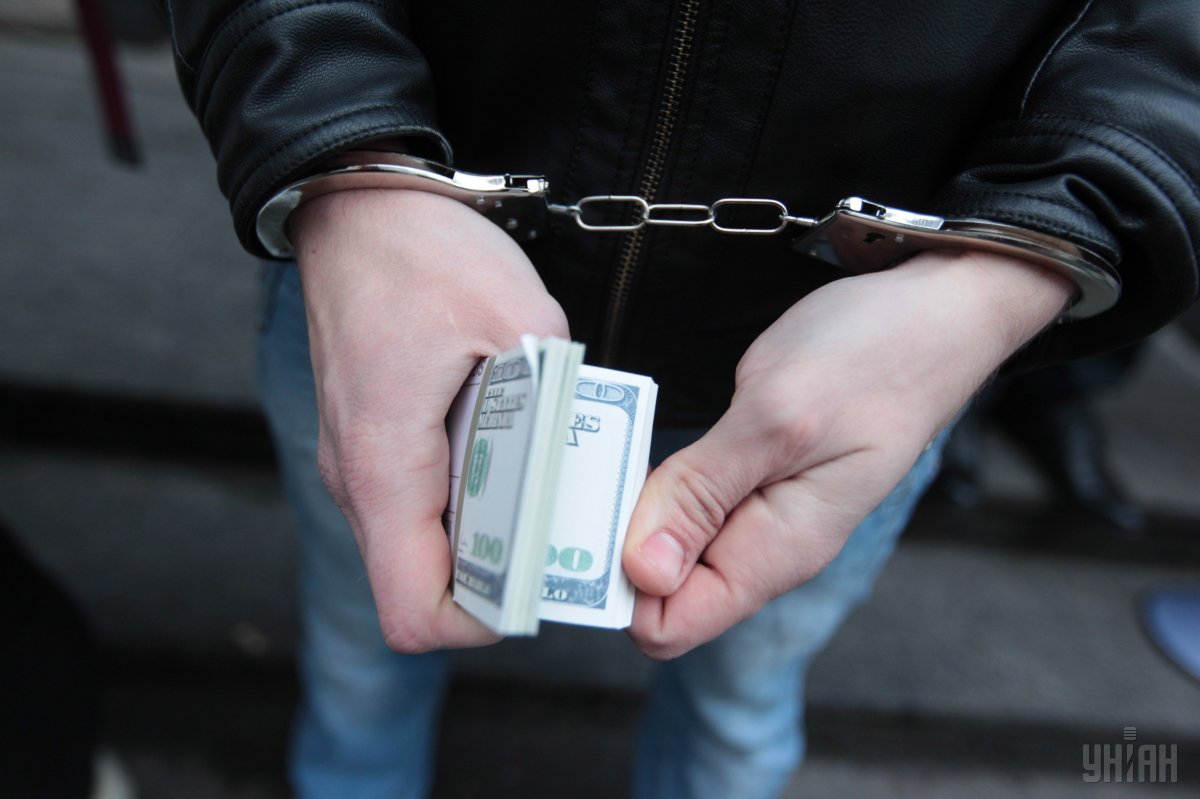 У Києві на хабарі затримали працівника Департаменту карного розшуку Нацполіції