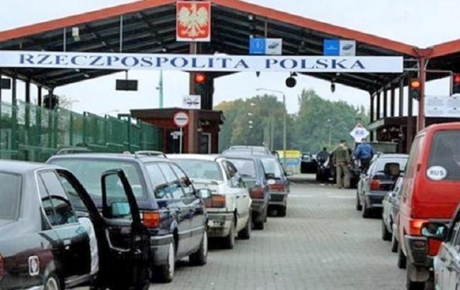 На кордоні з Польщею в чергах знаходиться більше 800 машин