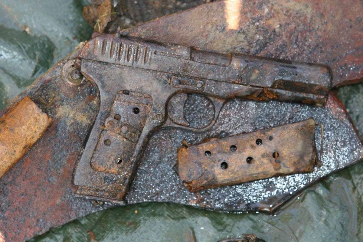 У церкві на Львівщині знайшли пістолет