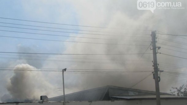 Масштабна пожежа в Мелітополі: горить цех з фарбами та оліями