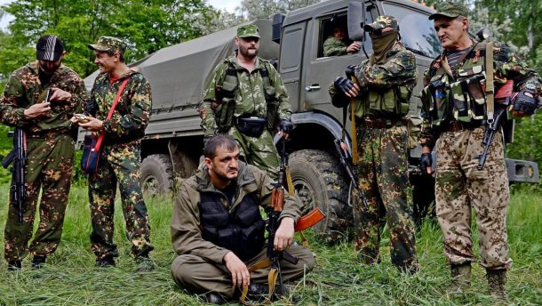 На Луганщині терористи підірвали дорогу