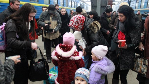 В уряді назвали точну кількість переселенців з Донбасу і Криму