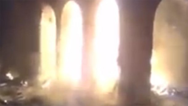 З’явилося відео пекельної пожежі у Мар’їнці