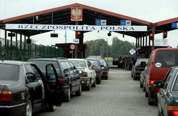 На кордоні з Польщею застрягло понад півтори тисячі автомобілів