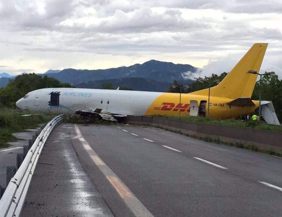 В Італії розбився літак Boeing-737 (ФОТО)