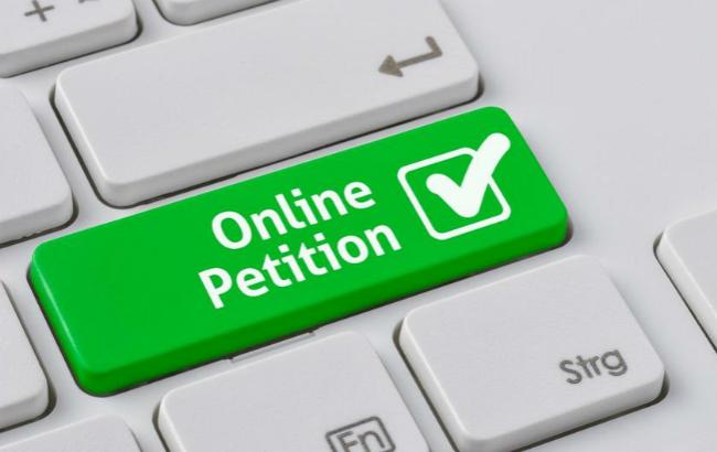 На сайті Кабміну за перший день роботи зареєстровано майже 200 петицій