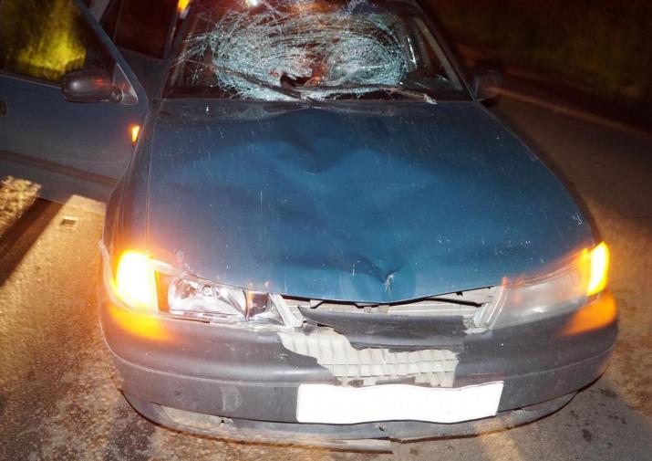 Чиновниця на автомобілі сбила журналіста: від удару він опинився на капоті (фото)