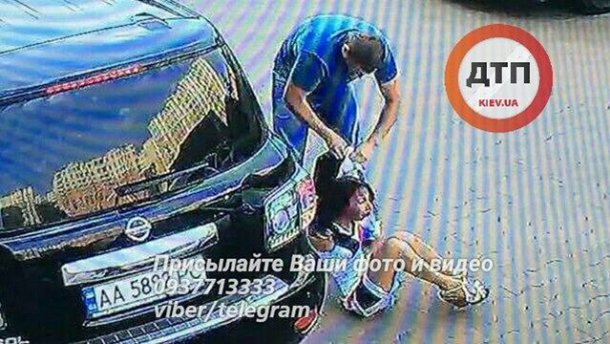 Терміново: Невідомі викрали з автомобіля сімейну пару у Києві (ФОТО)