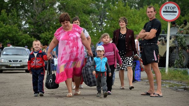 Стало відомо, скільки поляків готові прийняти біженців з України