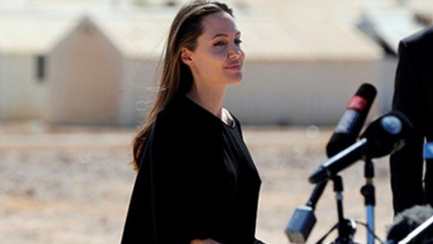Одяг Анджеліни Джолі розлютив сирійських біженців (ФОТО)