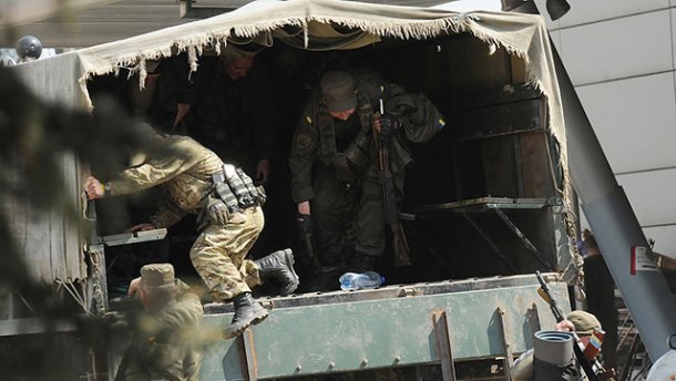 На Донбасі бойовики знову деруть гроші з бізнесменів на “митницях”