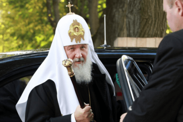 “Аскетичний” Патріарх Кирил вирішив повчити вірян скромності
