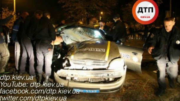Жахлива аварія з поліцейськими під Києвом: двоє загинуло (ФОТО)