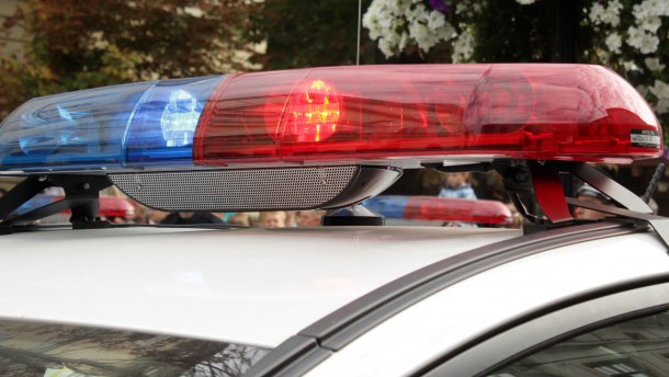 Поліцейський збив двох дівчат на пішохідному переході
