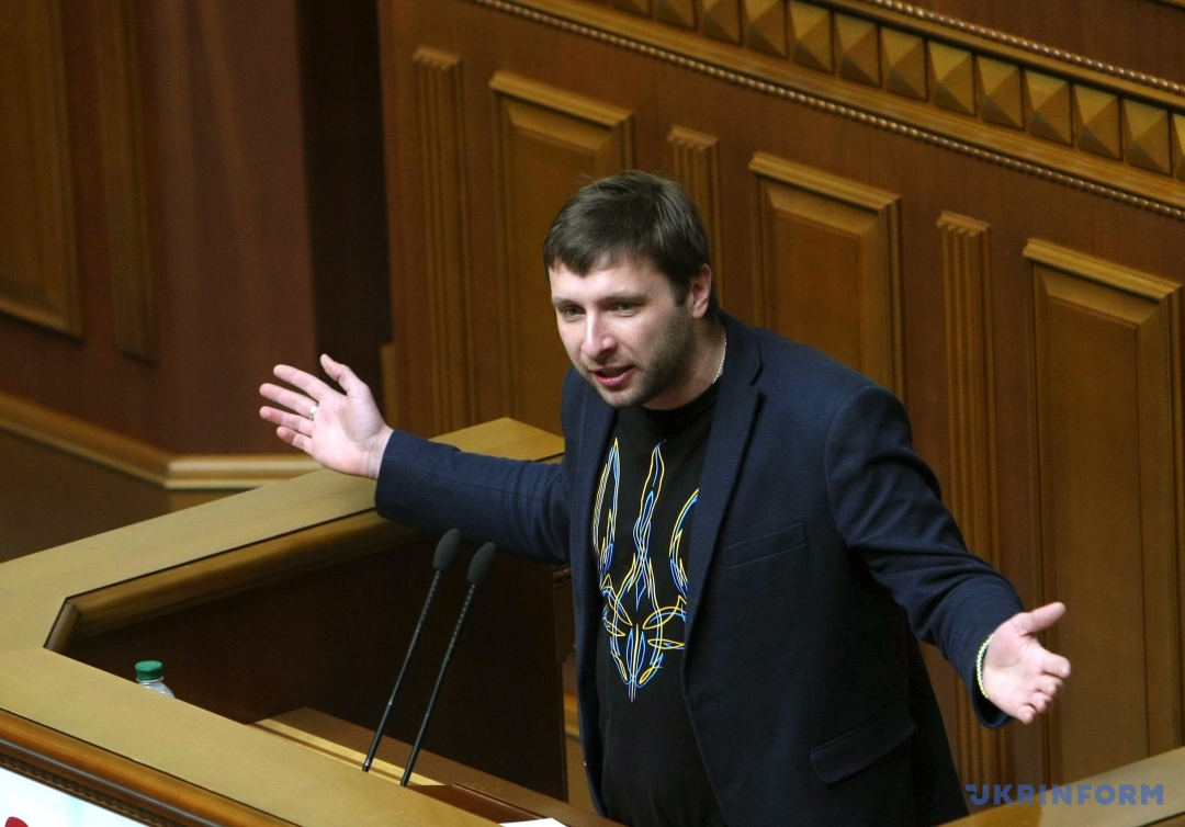 Парасюк на засіданні антикорупційного комітету обурився, що ЗМІ знімали його телефон