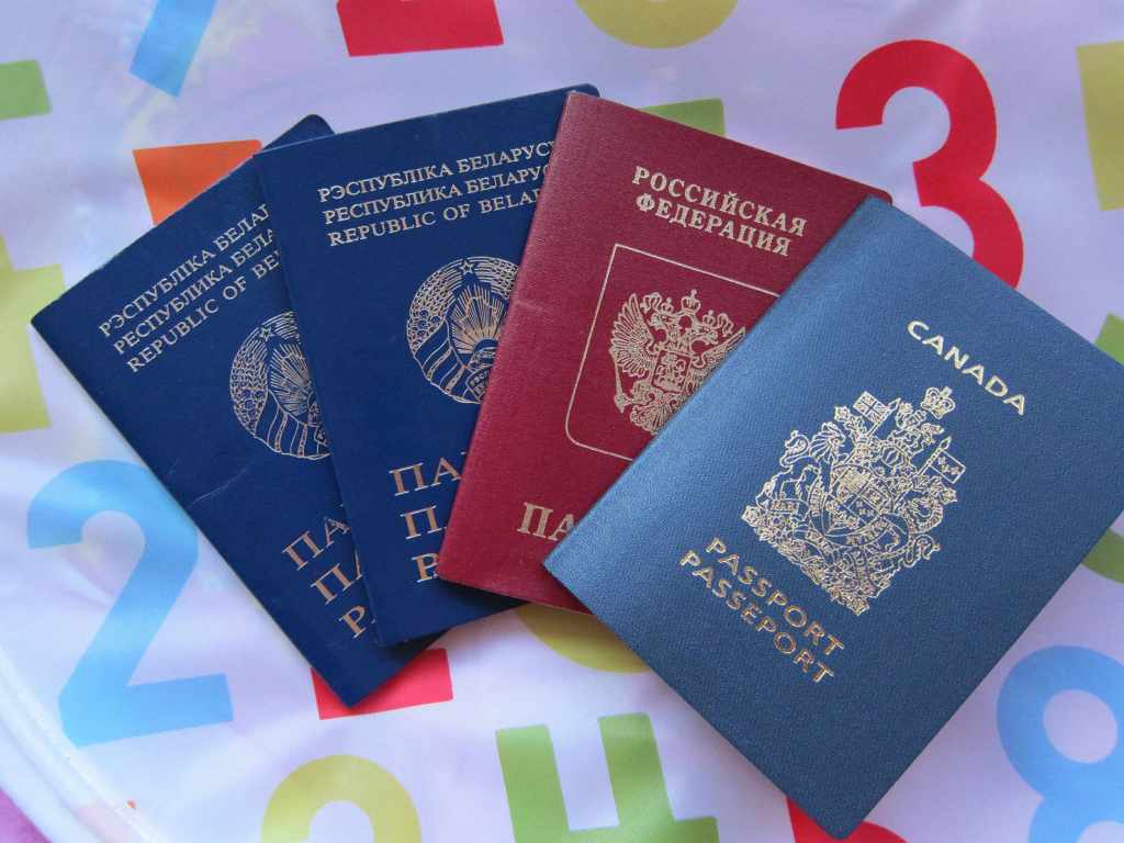 В Раді пропонують автоматично позбавляти громадянства за паспорт іншої країни